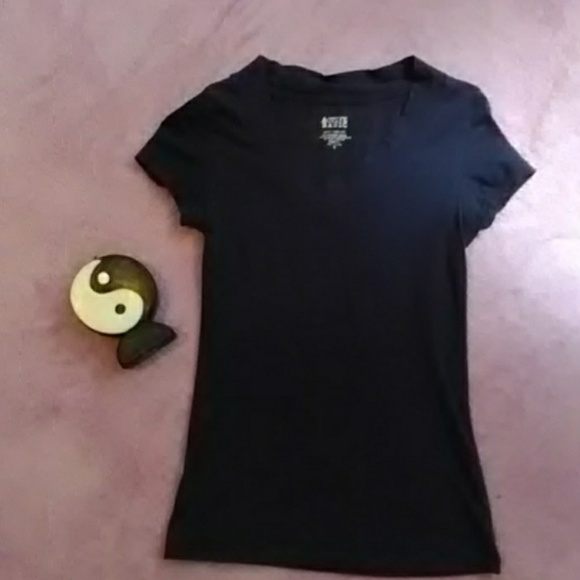 Dark navy colored tshirt - Picture 1 of 3